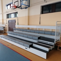 Teleskopická skladacia tribúna TT-BETA-LV, lavicové sedadlá VERSO