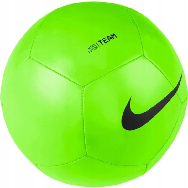 Futbalová lopta Nike Pitch Team, veľkosť 4, výberová čierna farba Futbalová lopta Nike Pitch Team, veľkosť 4, výberová čierna farba