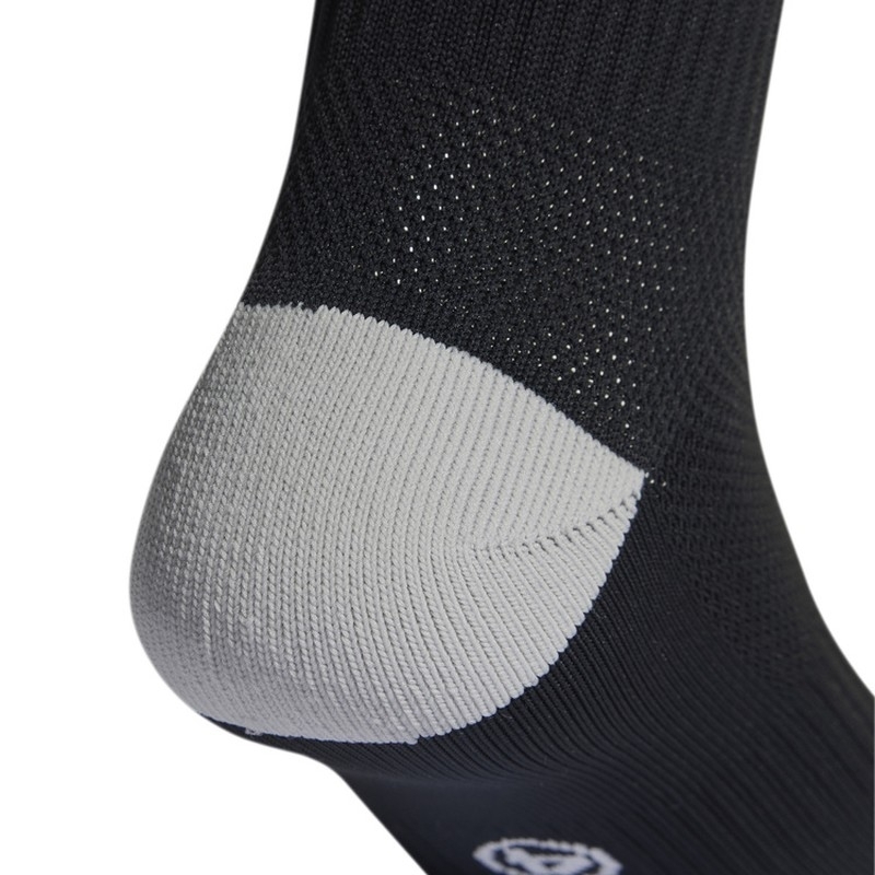 Futbalové gamaše Adidas HT6538, čierne