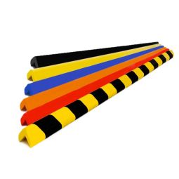 Rohový ochranný nárazník. Tvar L. Rozmery 1000 mm, 30x30 mm.