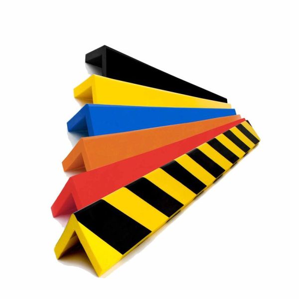 Rohový ochranný nárazník. Tvar L. Rozmery 1000 mm, 80x80 mm.