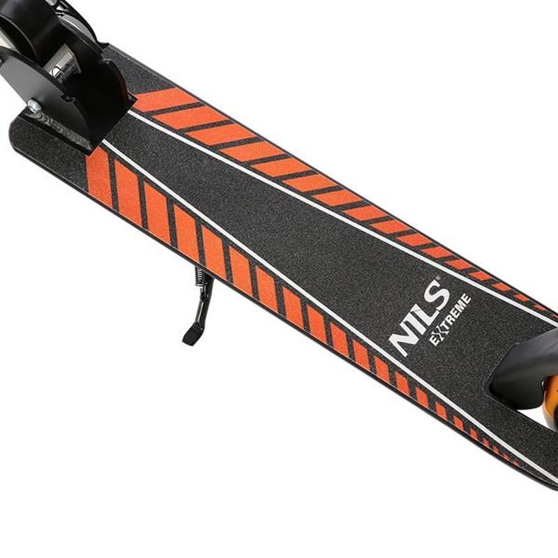 HM0107 skúter, NILS EXTREME, biela, čierna a oranžová farba