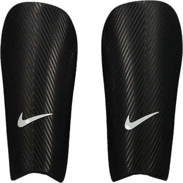 Futbalový chránič Nike J.Guard, čierna farba