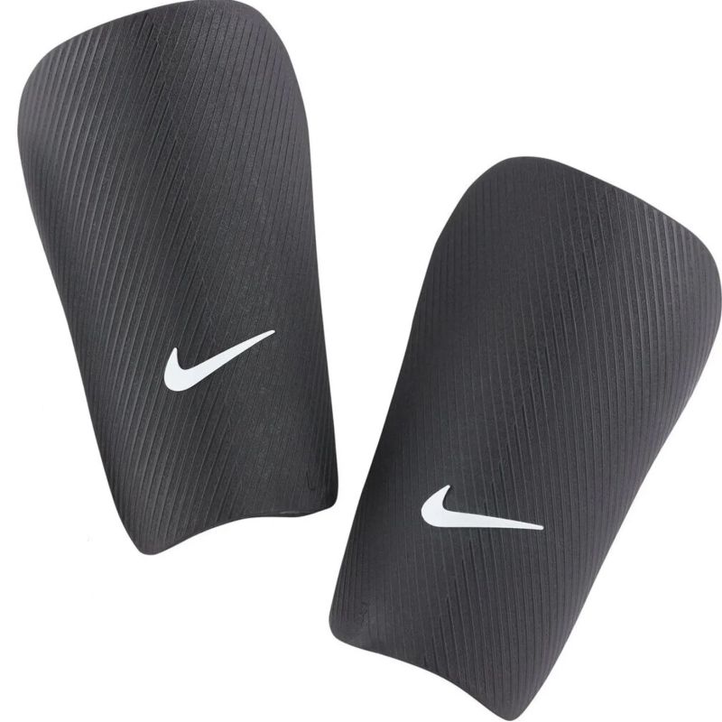 Futbalový chránič Nike J.Guard, čierna farba