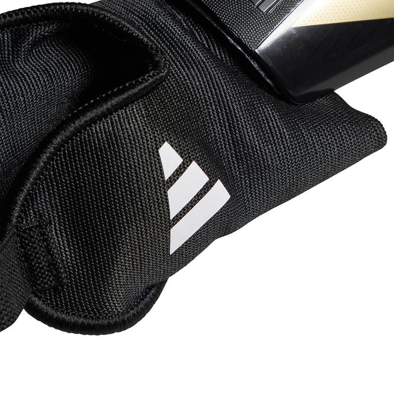 Futbalový chránič Adidas Tiro SG Match, čierno-zlatý