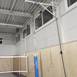 Sklopný nástenný držiak na montáž gymnastických kolies