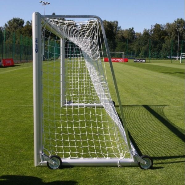 Futbalové bránky 5 x 2 m PREMIUM prenosné s kolieskami, hliník, oválny profil 120 x 100 mm